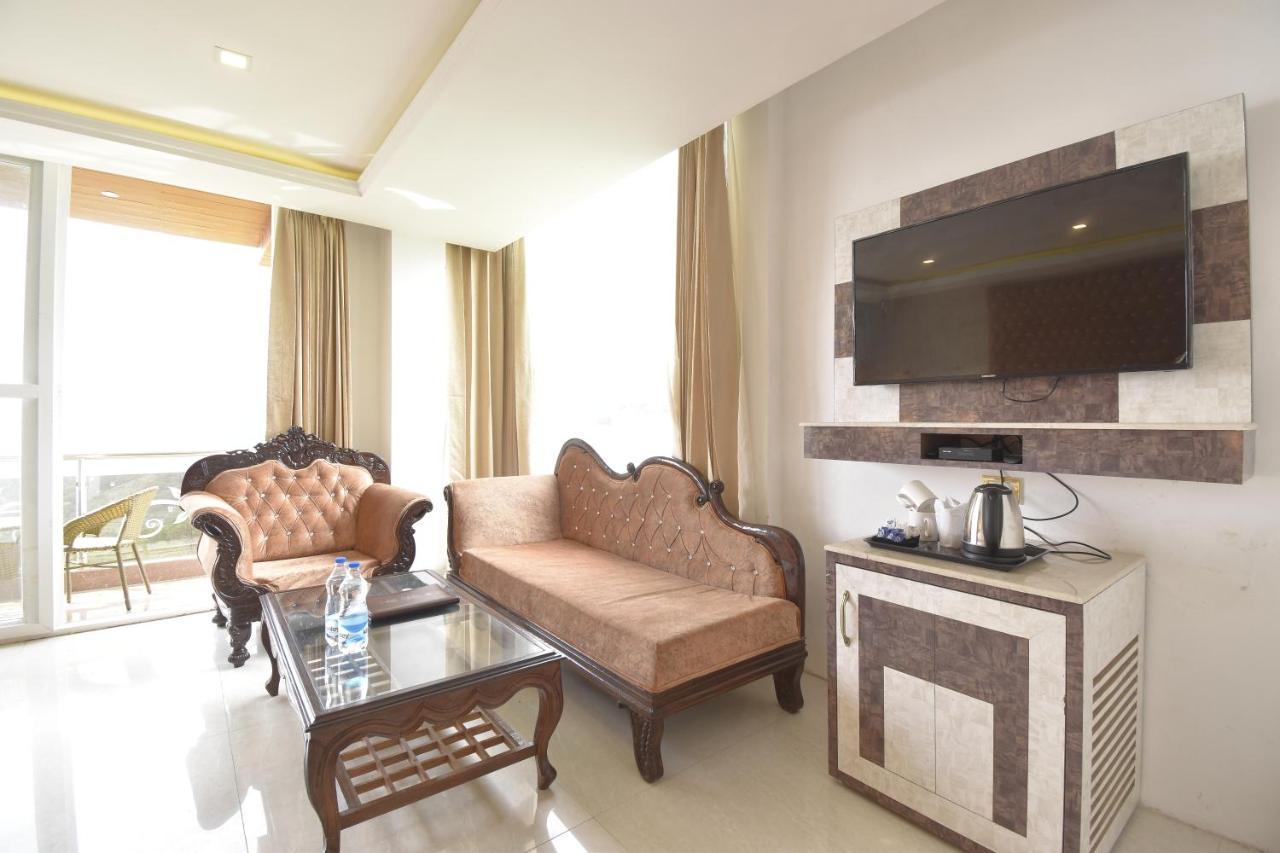 The Royal Castle Hot And Cold Centralized Hotel ดารัมซาลา ภายนอก รูปภาพ