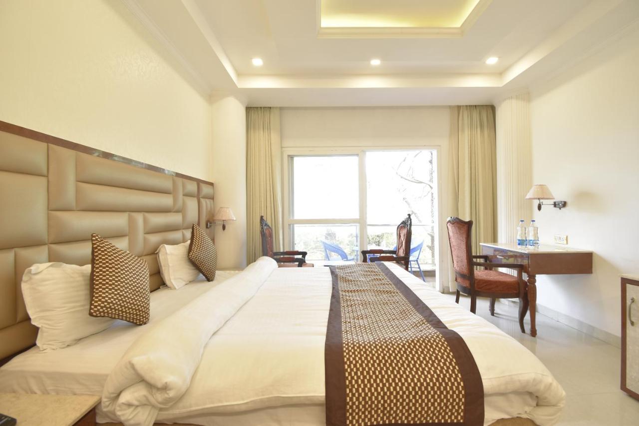 The Royal Castle Hot And Cold Centralized Hotel ดารัมซาลา ภายนอก รูปภาพ
