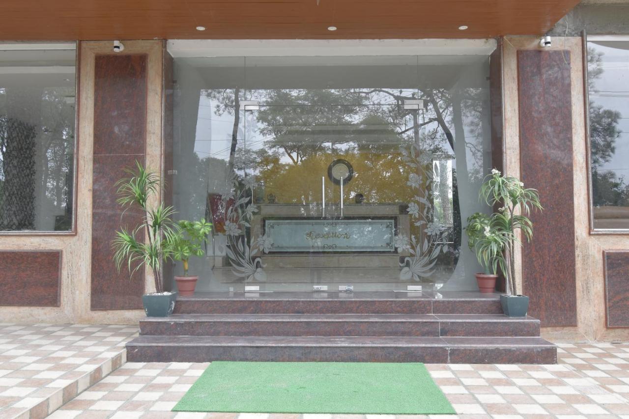 The Royal Castle Hot And Cold Centralized Hotel ดารัมซาลา ภายนอก รูปภาพ