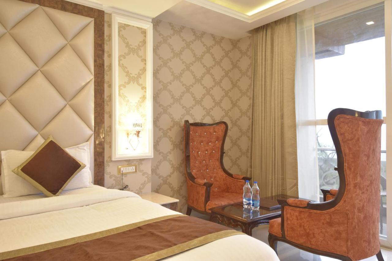 The Royal Castle Hot And Cold Centralized Hotel ดารัมซาลา ภายนอก รูปภาพ