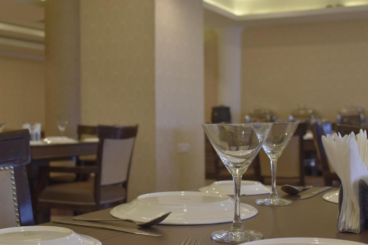 The Royal Castle Hot And Cold Centralized Hotel ดารัมซาลา ภายนอก รูปภาพ