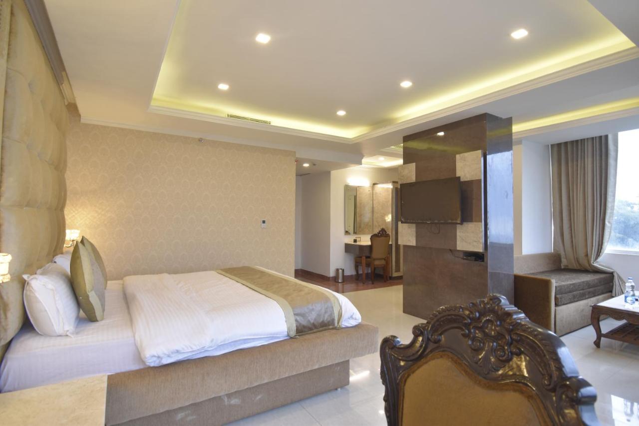 The Royal Castle Hot And Cold Centralized Hotel ดารัมซาลา ภายนอก รูปภาพ