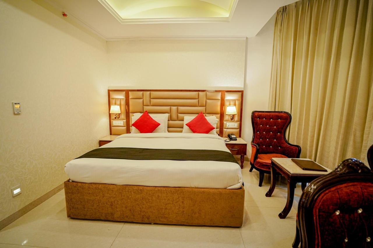 The Royal Castle Hot And Cold Centralized Hotel ดารัมซาลา ภายนอก รูปภาพ